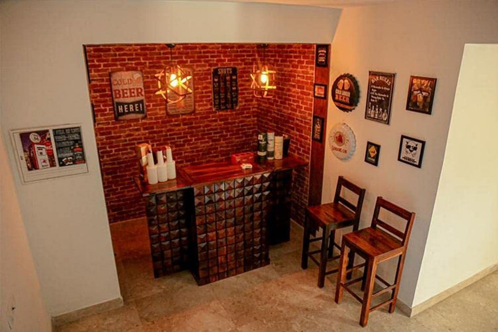 Sheesham Wooden Bar Cabinet with Storage Mini Bar Cabinet Wine Storage Rack Furniture for Living Room Home Hotel & Restaurant